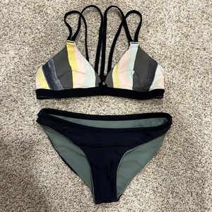 Rip Curl reversible bikini size XS strappy back